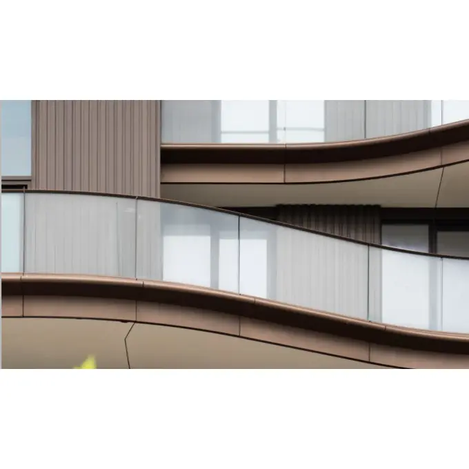 Formet glas til rækværk